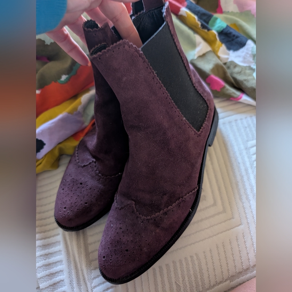 Ladies Genuine Suede Ladies Boots.